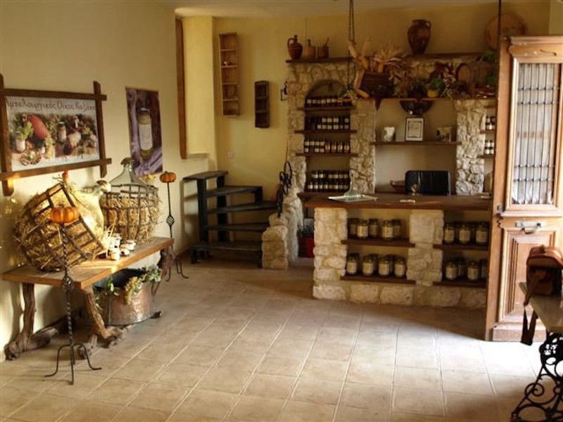 'Marianna' store with food products on the shelves